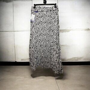NWT Lark + Grey Black & White Floral Pleated Maxi Skirt - Medium